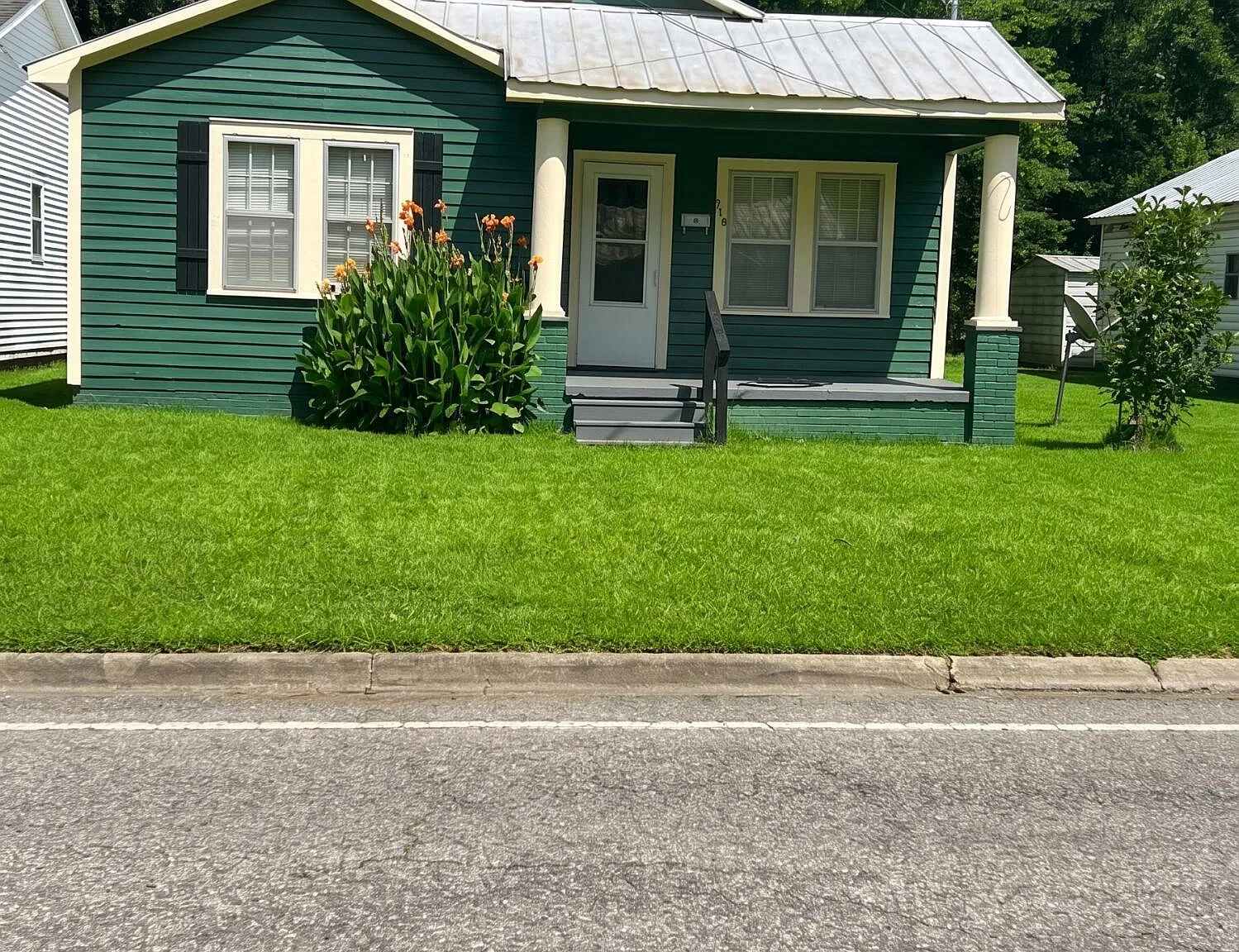 3 bed, 1792 sqft, $850 — Photo 1