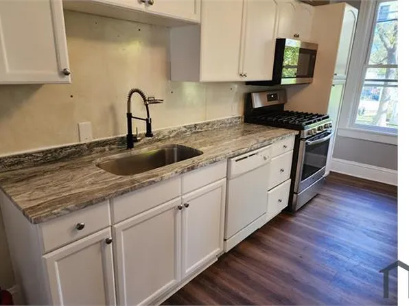 208 Broad St, Washington, NJ 07882