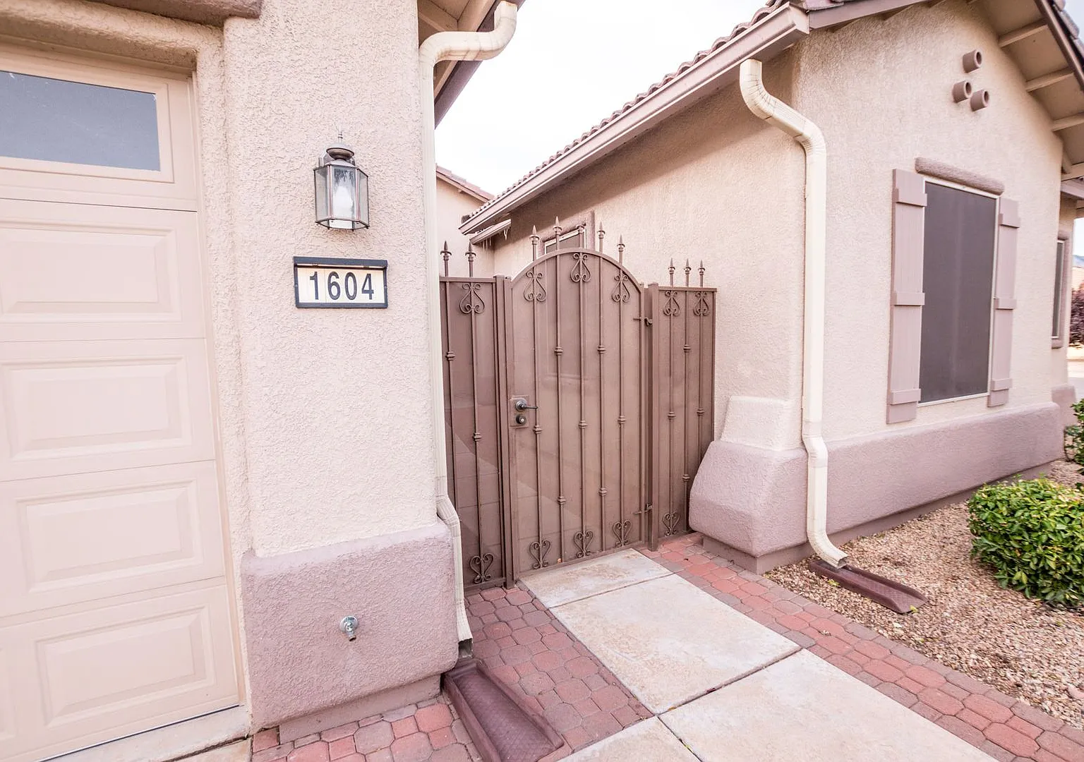 Stunning Custom Home with Solar and Premium Features! — Photo 3