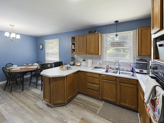 4th image of 106 Darwin St