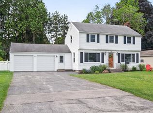 47 Glenmont Dr, Rochester, NY 14617