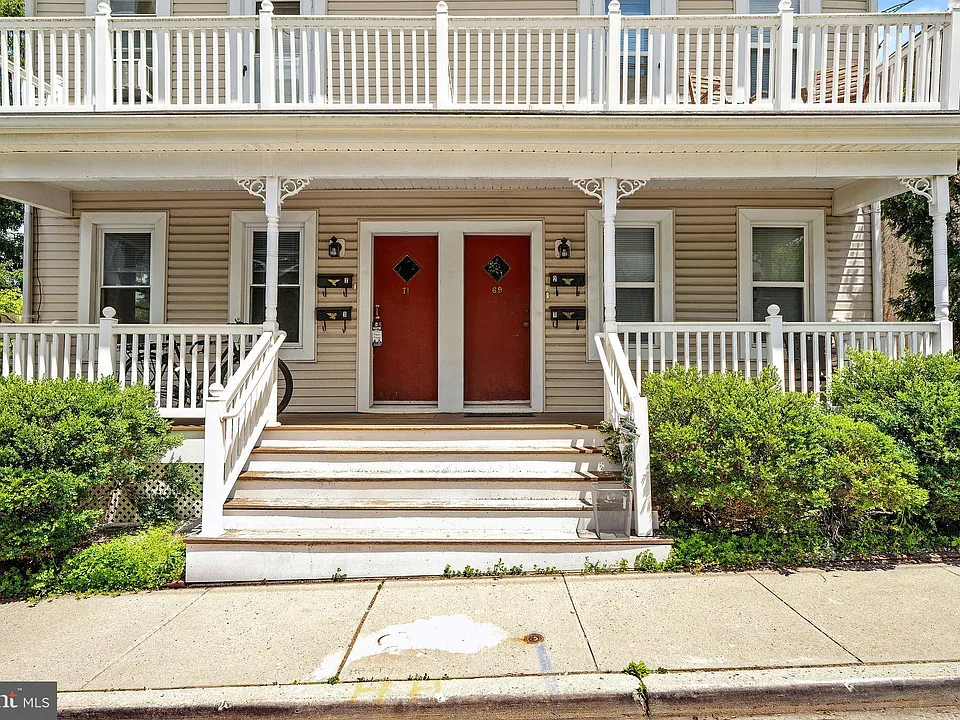 69 Pine St #2