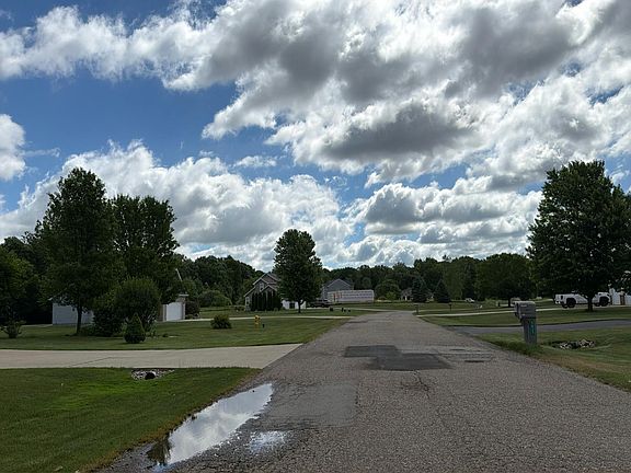5th image of 7302 Geraldine Cir