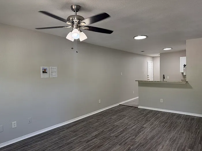 4934 Kildare Ave — Photo 3