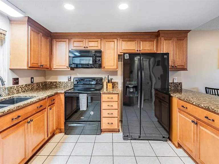 14631 Lake Forest Dr — Photo 6