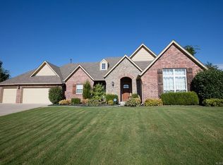 10708 S James Ct, Jenks, OK 74037