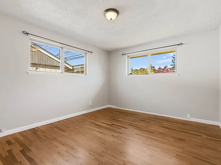 517 Pecks Dr — Photo 12