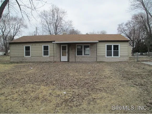 40 Westwood Dr photo 1