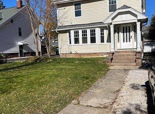 3031 Yorkshire Rd, Cleveland Heights, OH 44118