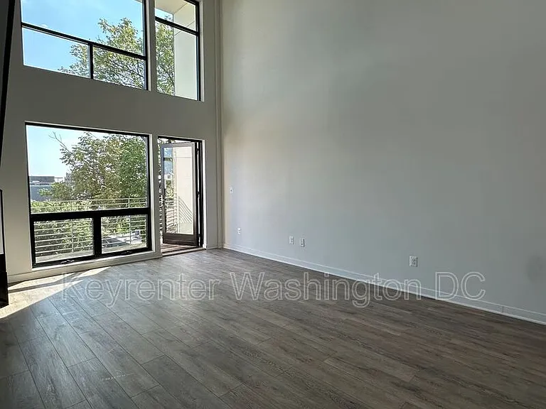 1460 Belmont St NW #204 — Photo 4