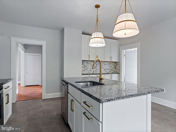 5th image of 3 Elliott Rd