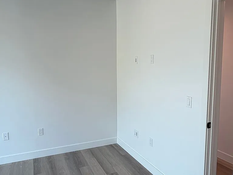 Rainford Apartments — Photo 153