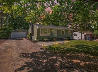 144 Meadowview Dr, Howell, MI 48843