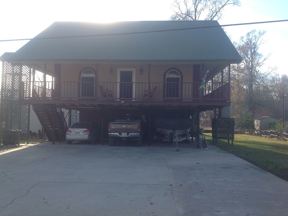 1st image of 221 Hickory St