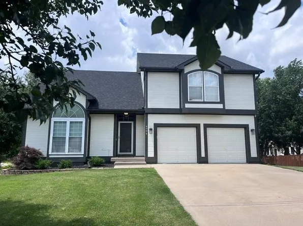 4904 Woodsonia Dr, Shawnee, KS 66226