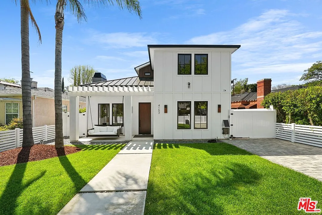 4 bed, 3.5 bath, 4662 sqft, $20,000 — Photo 1