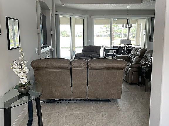 3rd image of 3223 Medici Blvd
