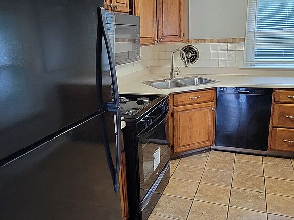 4th image of 30 La Venta Dr