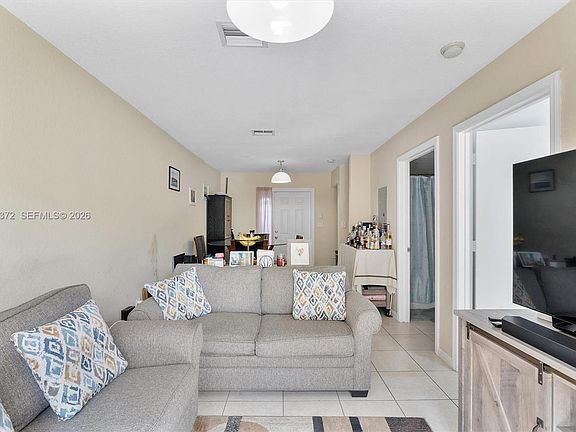 4th image of 2186 NE 167th St #1-111