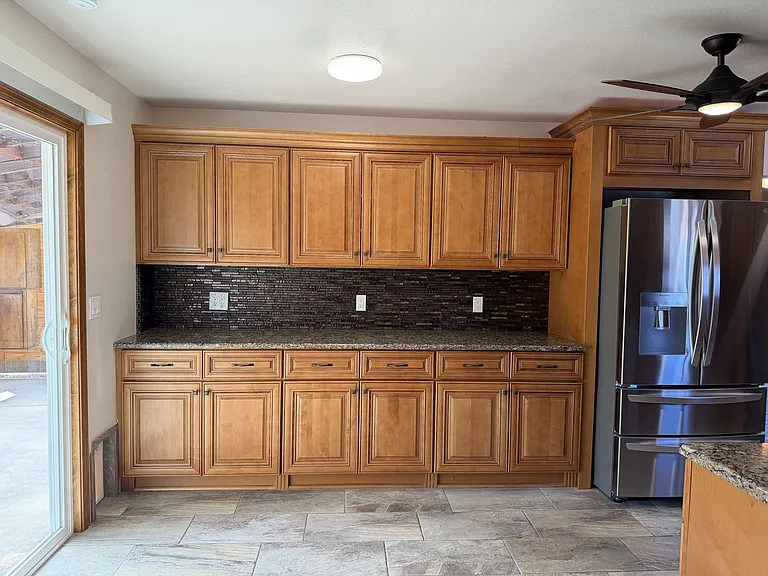 304 Oak St — Photo 14