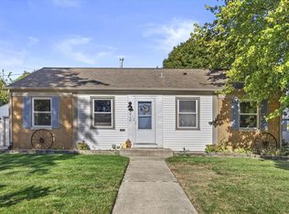 3212 Lakeview Cir, Racine, WI 53402