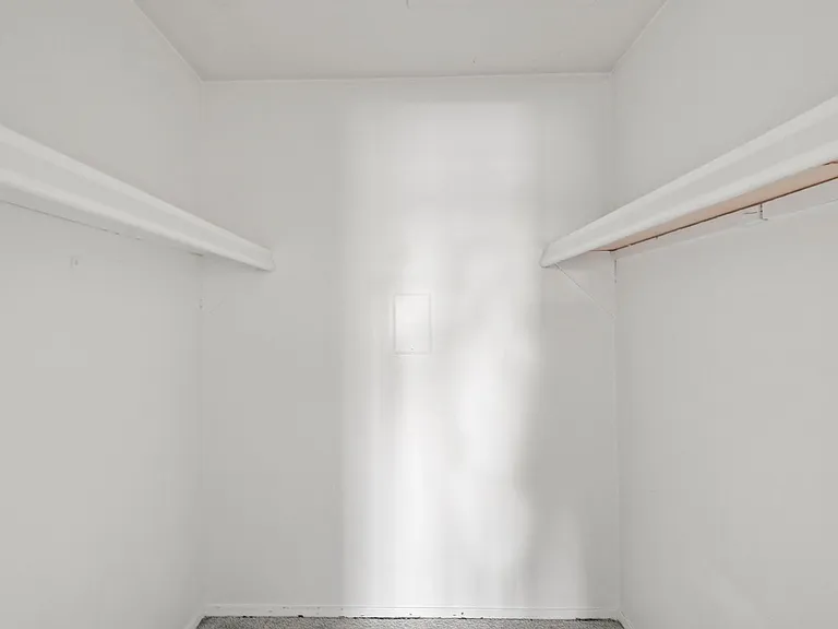 Glenwood Apartments — Photo 22