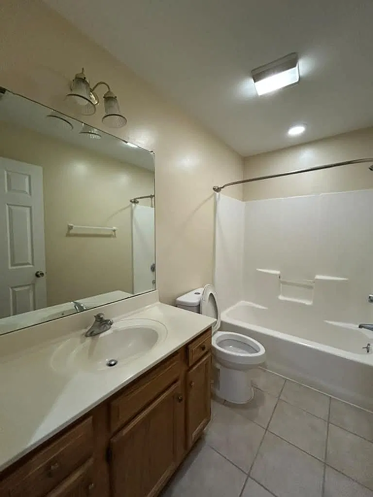 2 bed, $1,825 — Photo 3