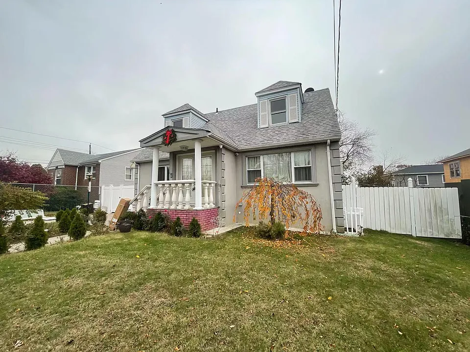 468 McClean Ave #2