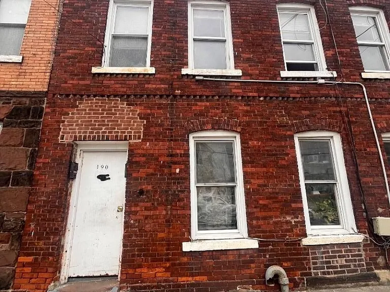 190 Heckel St #2 — Photo 1