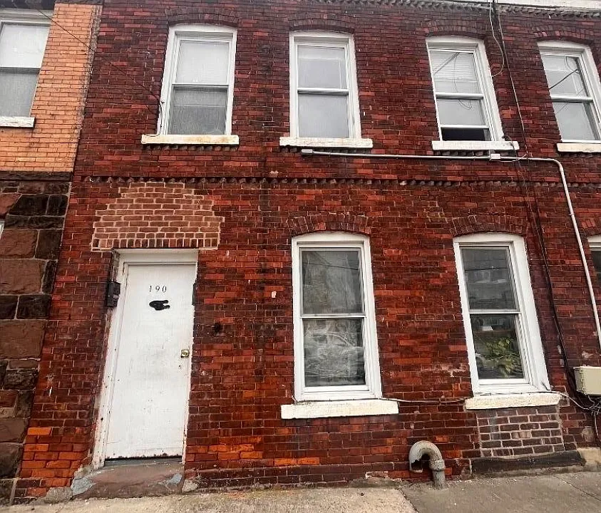 190 Heckel St #2