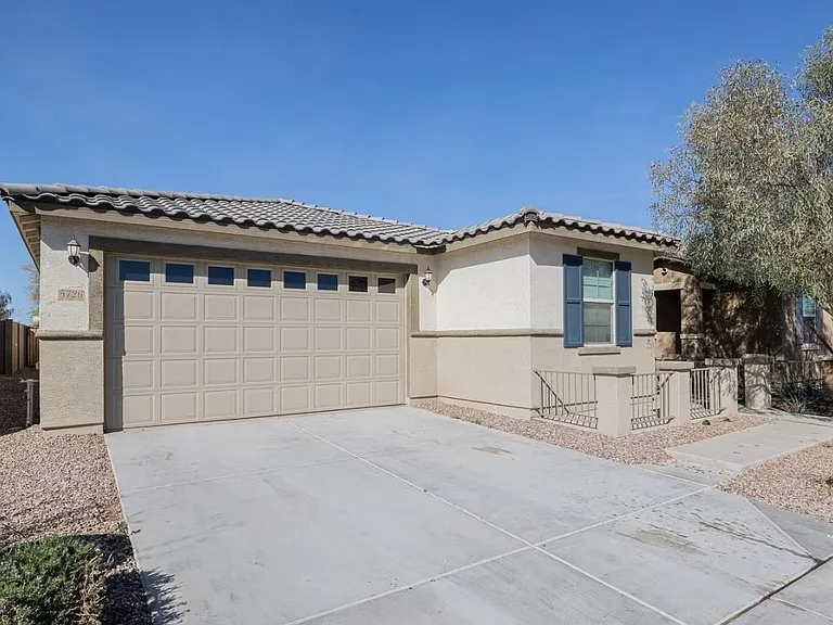 5726 S 30th Gln — Photo 1