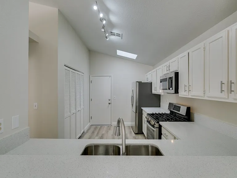 8664 Buttercreek Way — Photo 21