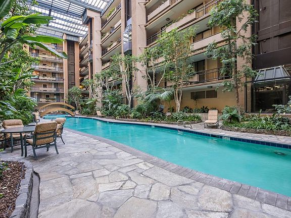 4th image of 555 Laurel Ave APT 302