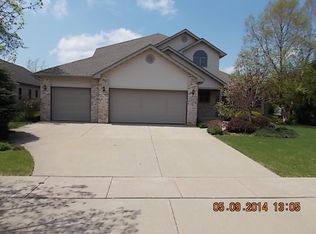 411 Buckingham Pl, Shorewood, IL