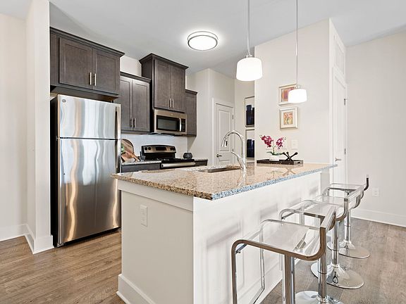 3rd image of 900 Graces Reserve Cir #A9d15cadb
