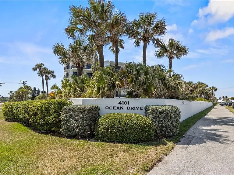 4101 Ocean Dr — Photo 36