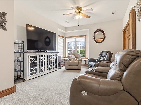 4th image of 20 Cullen Hills Dr