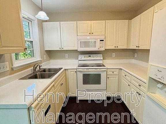 5th image of 104 Back Woods Cir