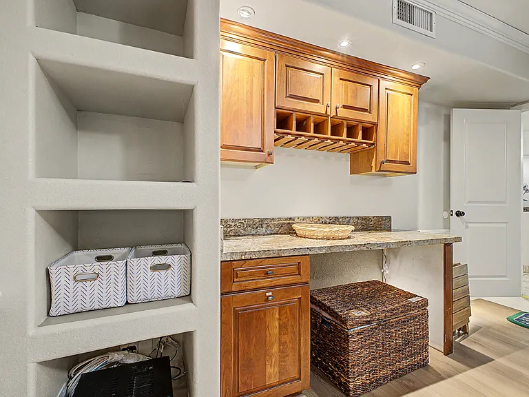 3346 E Cochise Dr — Photo 8