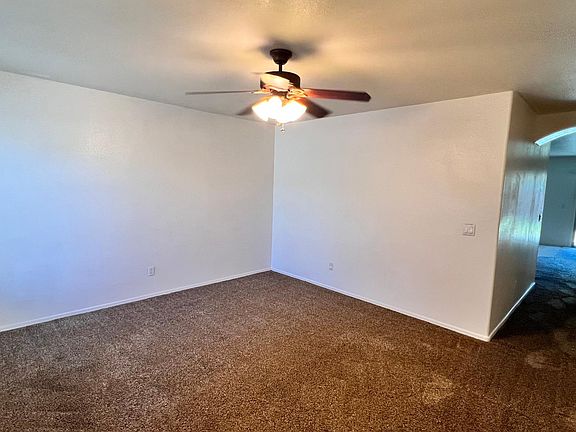 3rd image of 3041 W Horsham Dr