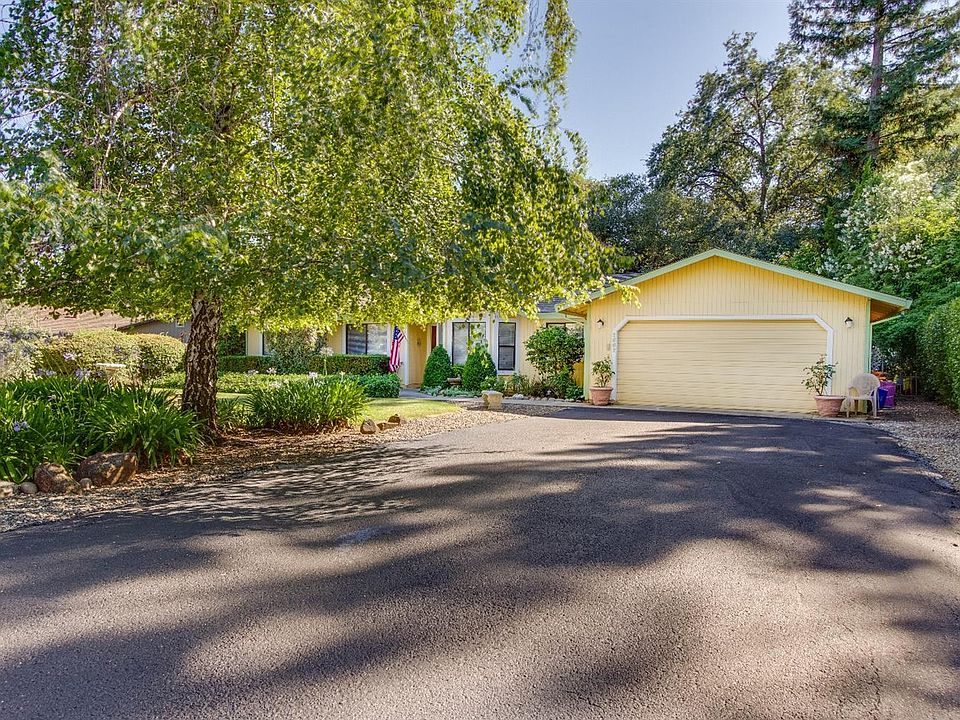 1st image of 2662 Royal Park Dr