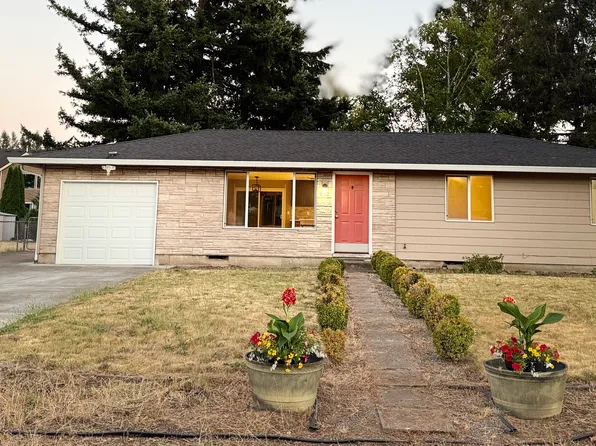 802 SW 15th St, Troutdale, OR 97060