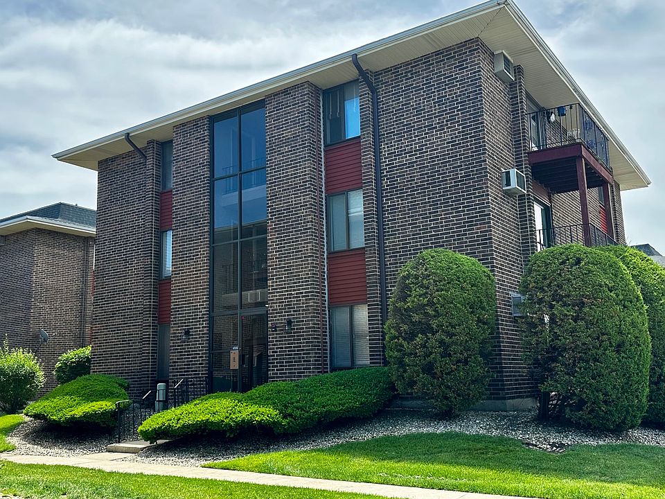 1st image of 15804 Terrace Dr Unit 1W