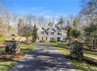 38 Lazy Valley Rd, Glastonbury, CT 06033