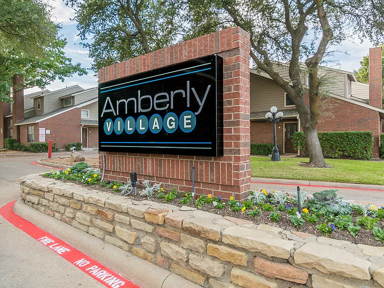 Amberly Village Townhomes — Photo 1