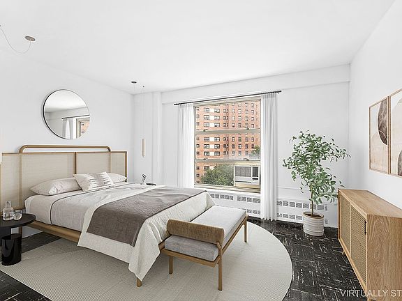 5th image of 70 La Salle St APT 7F