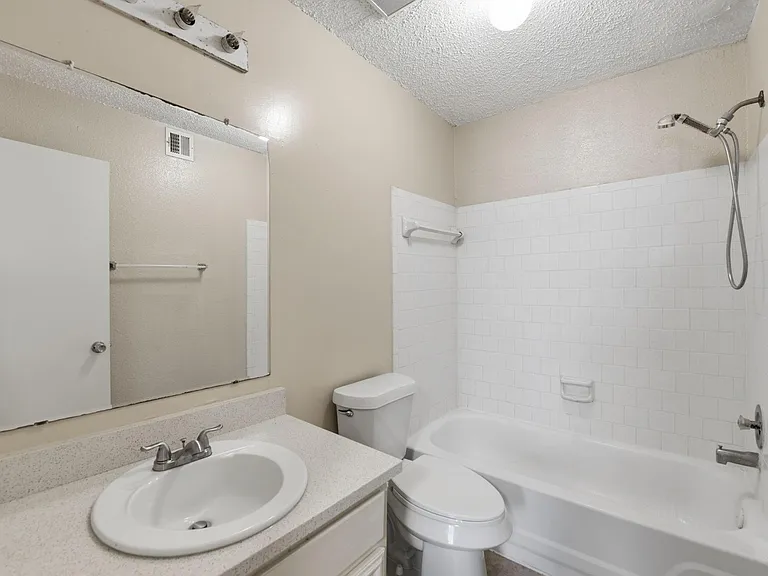 1310 Brenda Ln #A — Photo 16