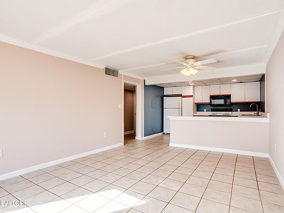 4th image of 2749 Sullins St #B309