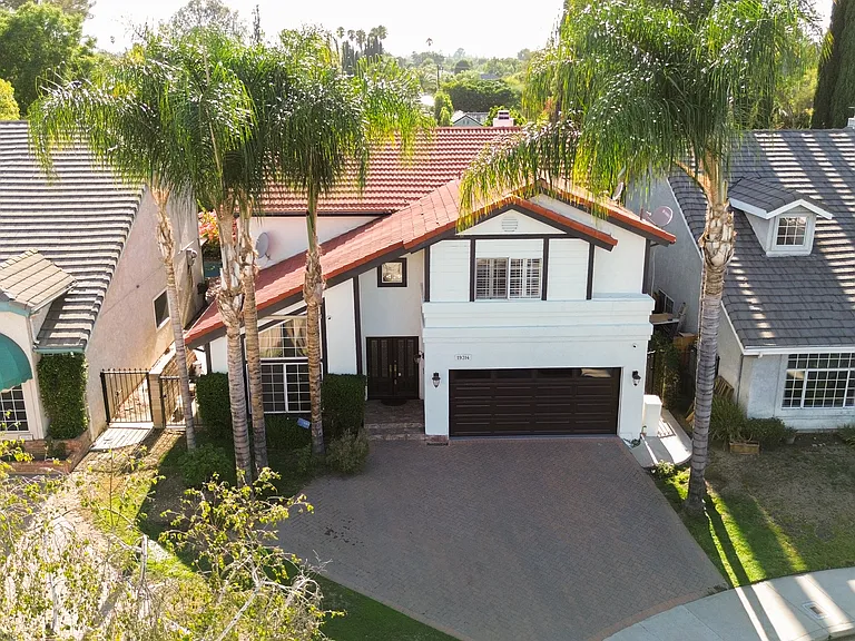 19314 Yolie Ln — Photo 3