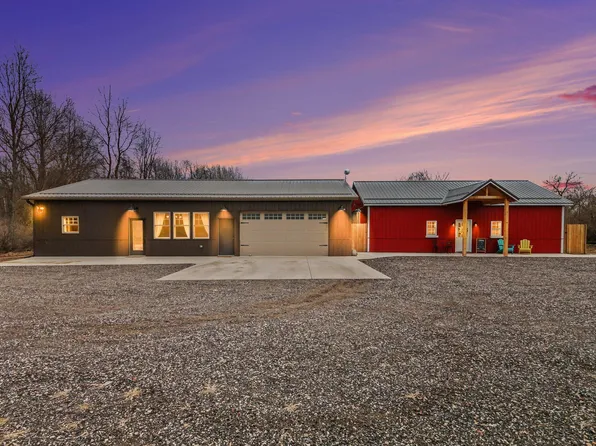 419 S Juniper St NE, Edmore, MI 48829